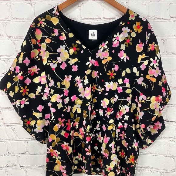 CAbi Limited Edition Charm Blouse - Floral Dolman Sleeve - EUC - Picture 3 of 11